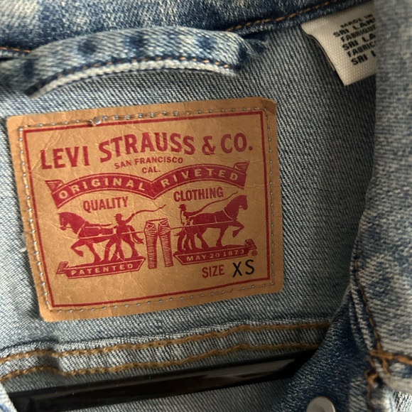 Levi’s Denim Vest (XS) - Picture 2 of 2